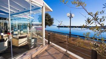 Marina Hotel